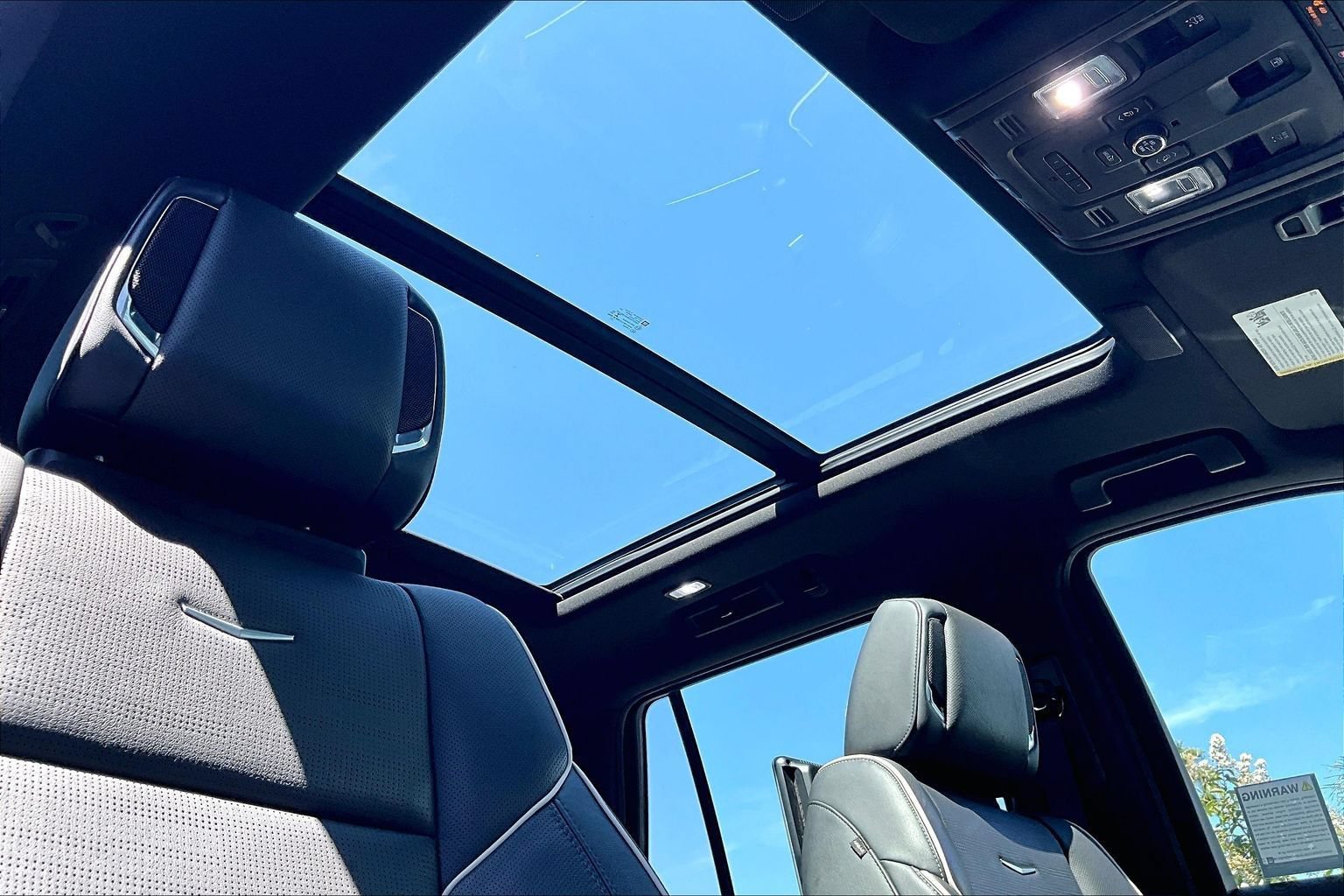 Used 2021 Cadillac Escalade Premium Luxury RWD image 19