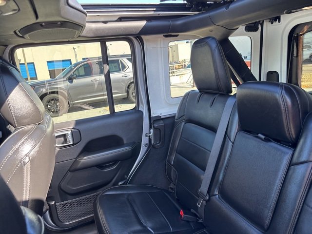 Used 2020 Jeep Wrangler Unlimited Sahara image 25