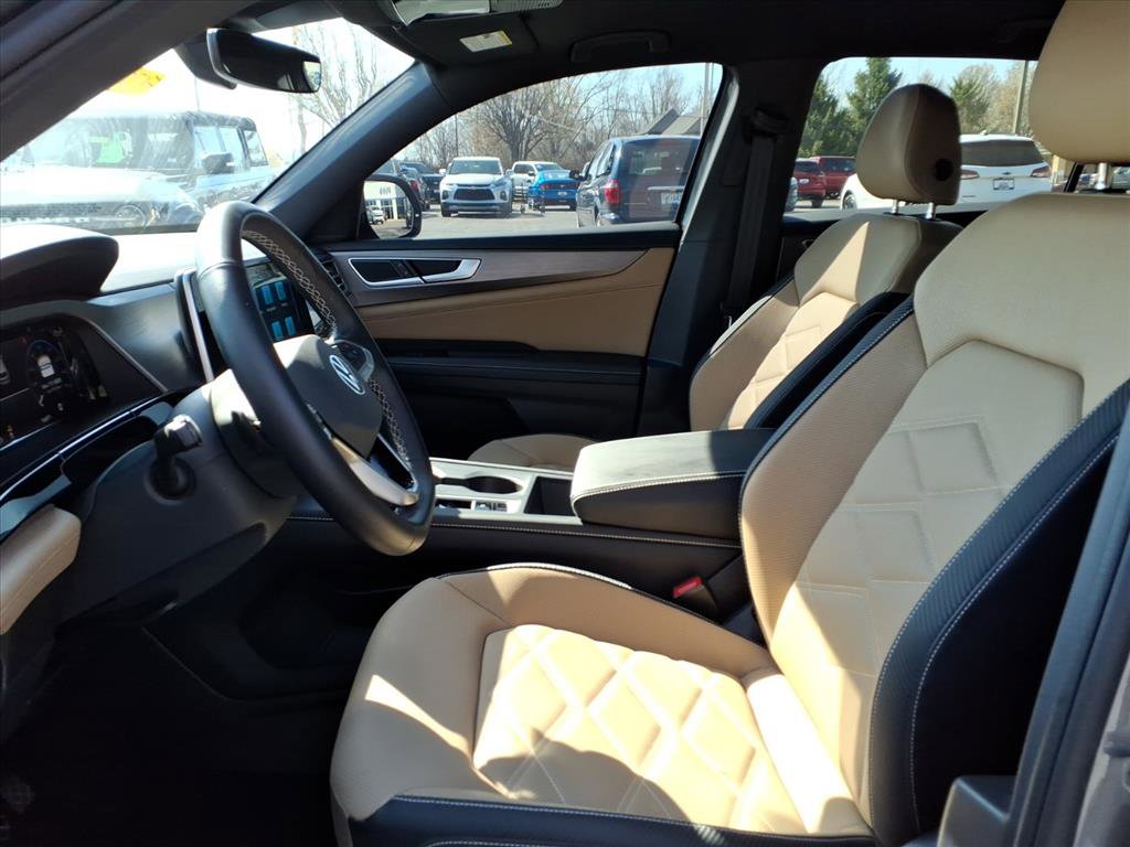 Used 2024 Volkswagen Atlas Cross Sport SE image 25