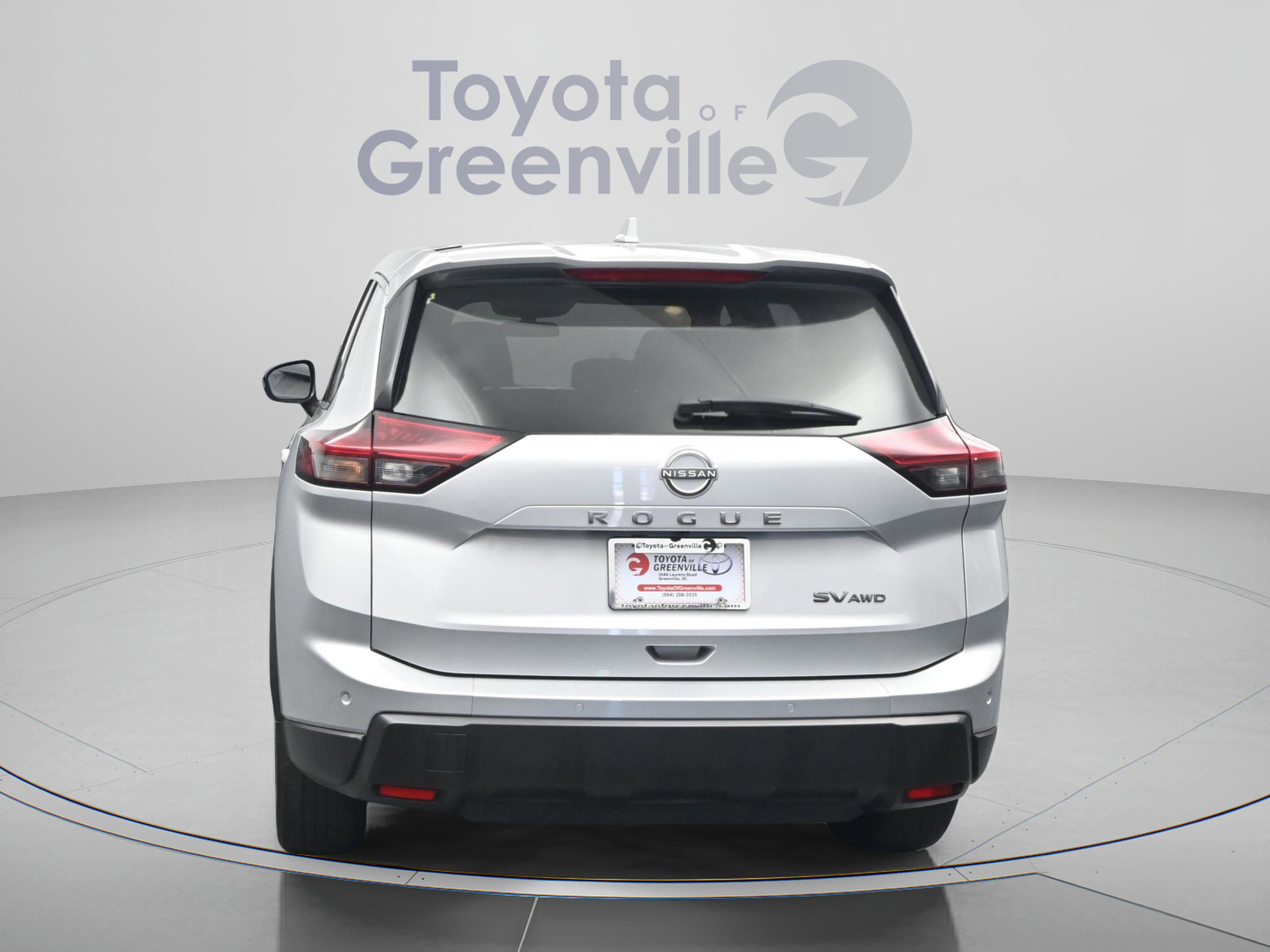 Used 2024 Nissan Rogue SV image 10