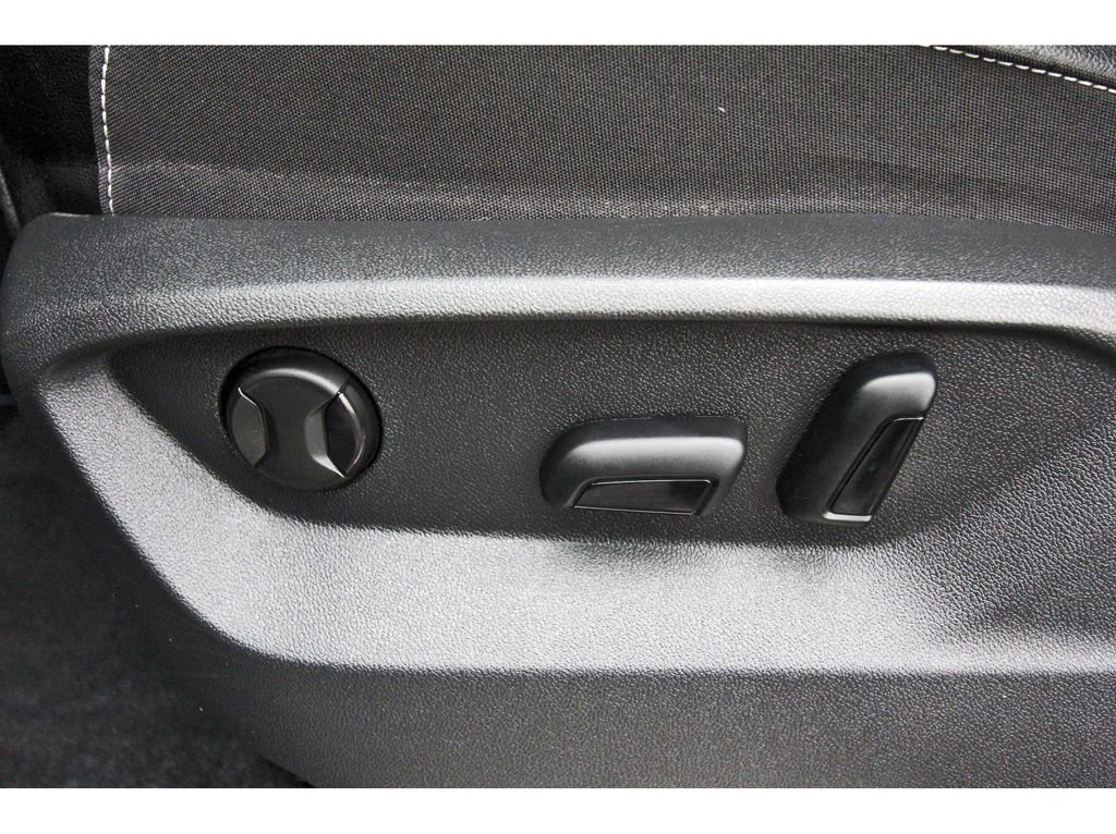 Used 2024 Volkswagen Atlas SE w/ Black Wheel Package image 32