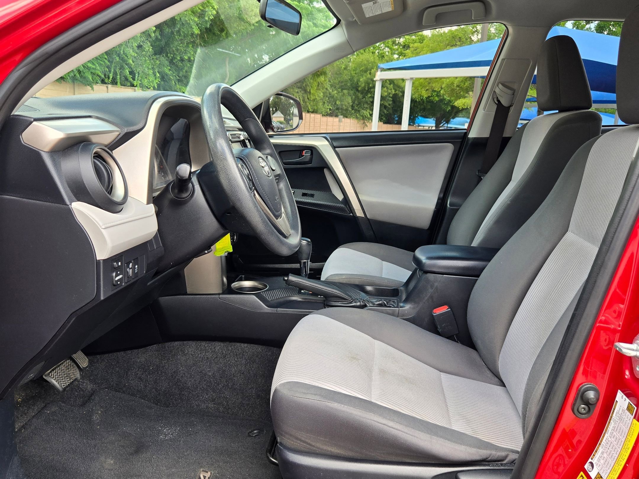Used 2014 Toyota RAV4 LE FWD image 9