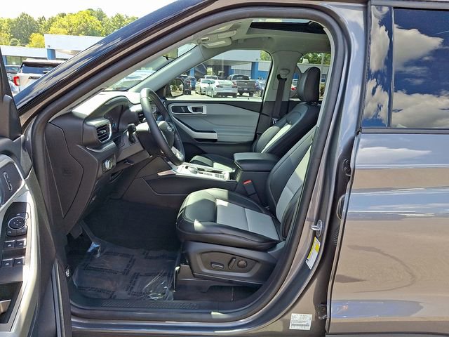 Used 2022 Ford Explorer XLT image 18