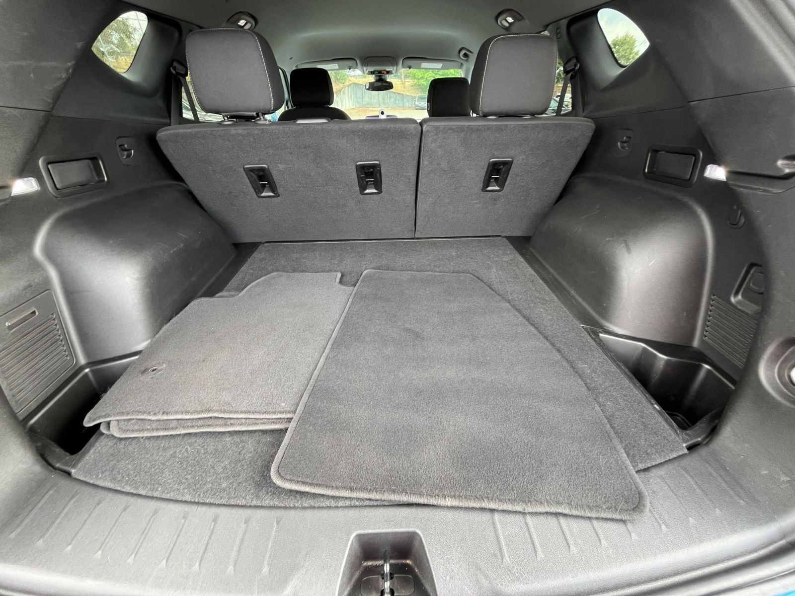 Used 2025 Chevrolet Blazer LT FWD image 31