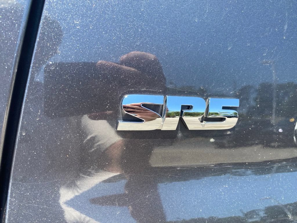 Used 2018 Toyota Tundra SR5 AWD/4WD image 16
