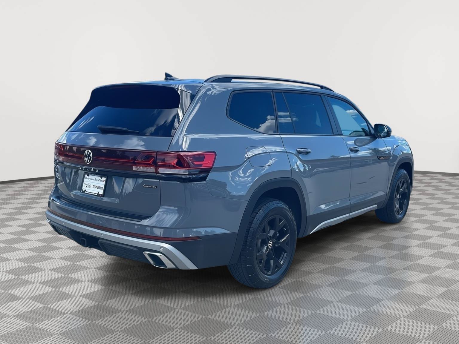 Used 2025 Volkswagen Atlas Peak Edition SE AWD/4WD image 5