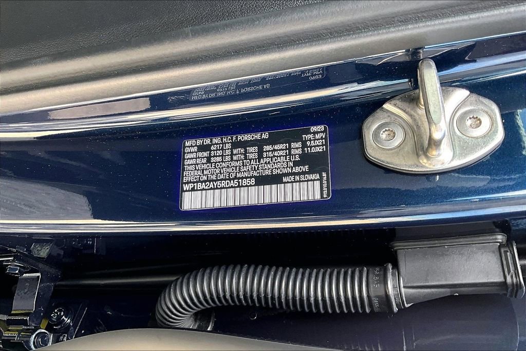 Used 2024 Porsche Cayenne Coupe image 30