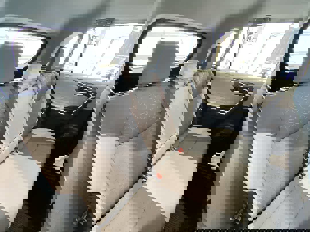 Used 2021 Toyota RAV4 XLE w/ Convenience Package image 25