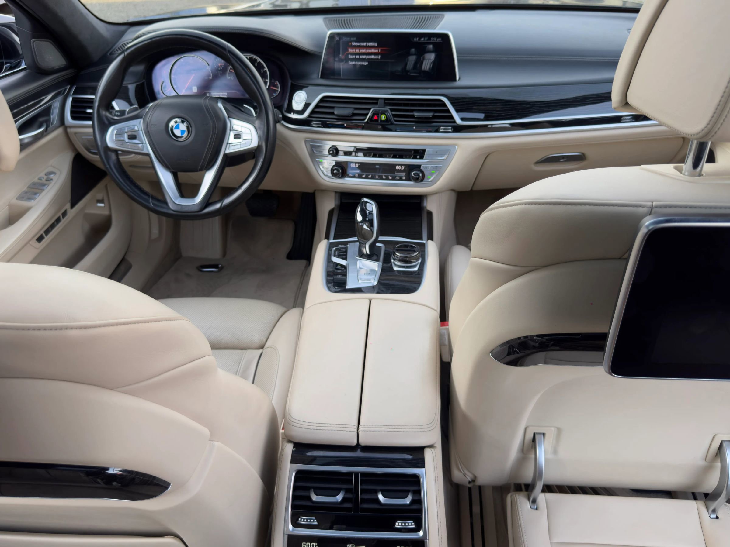 Used 2016 BMW 750Li xDrive image 12