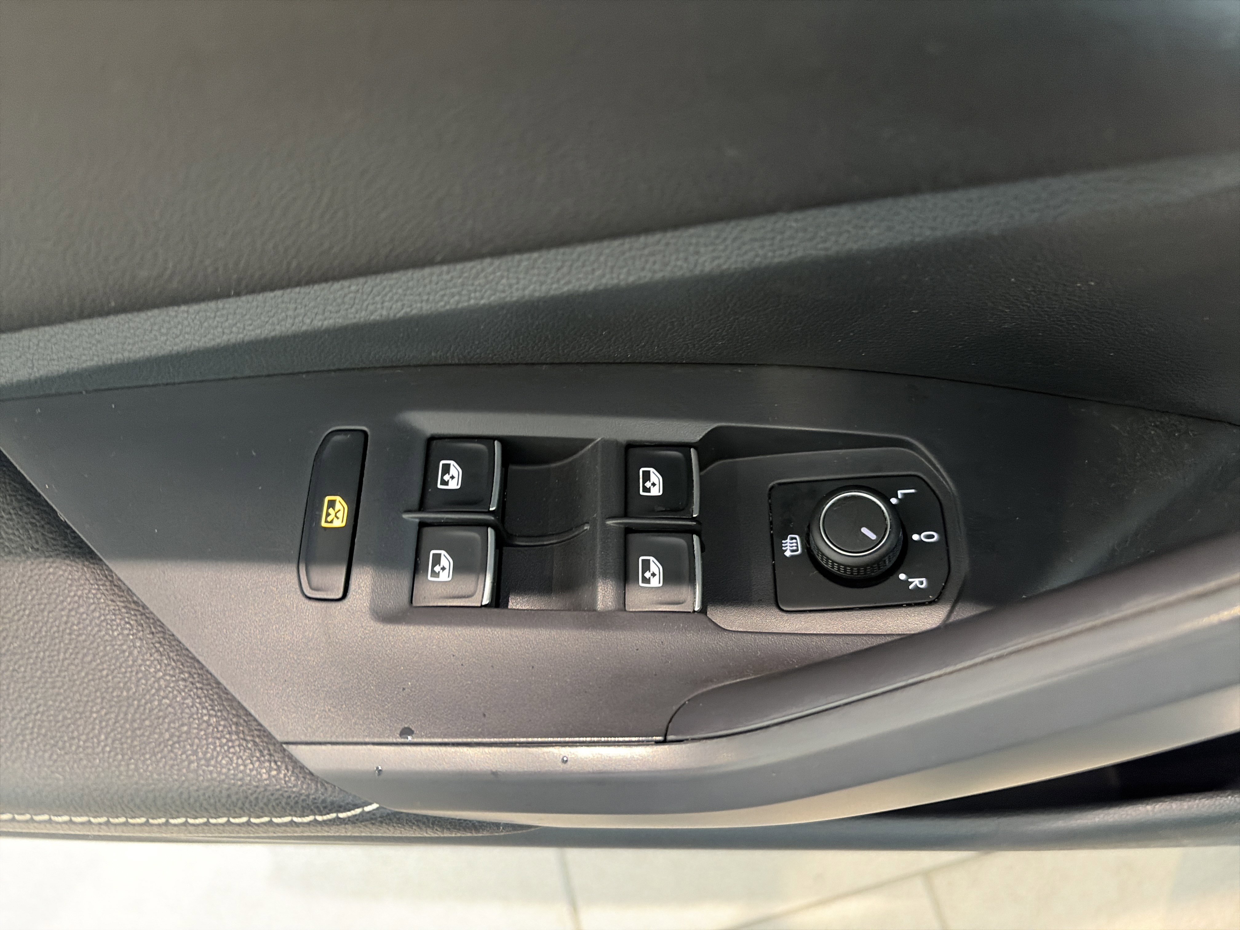 Used 2023 Volkswagen Jetta S w/ Driver Assistance Package FWD image 13