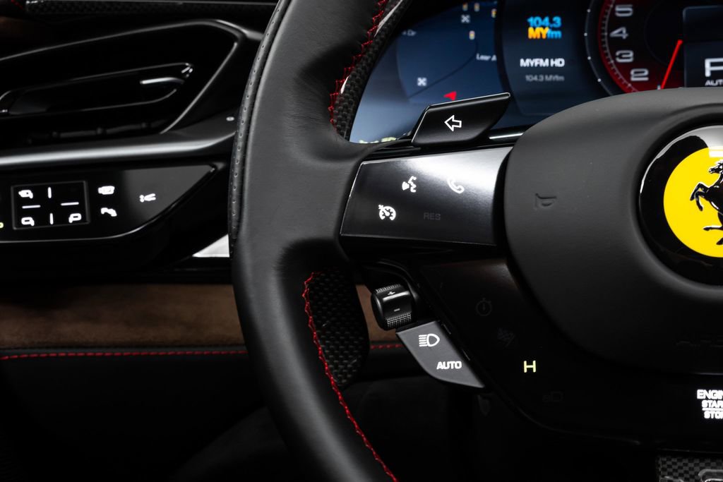 Used 2023 Ferrari SF90 Spider Base image 35