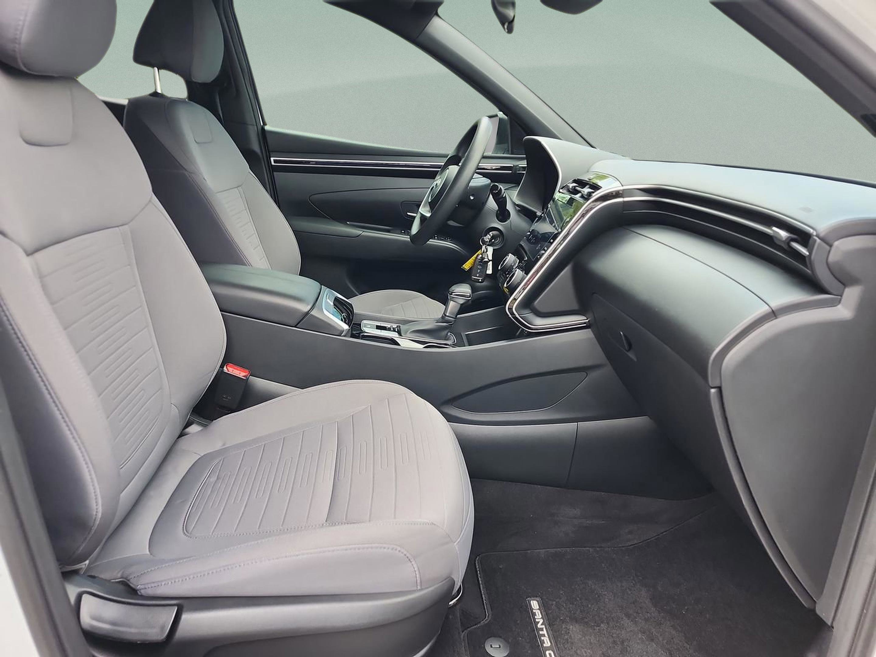 Certified 2024 Hyundai Santa Cruz SE image 18