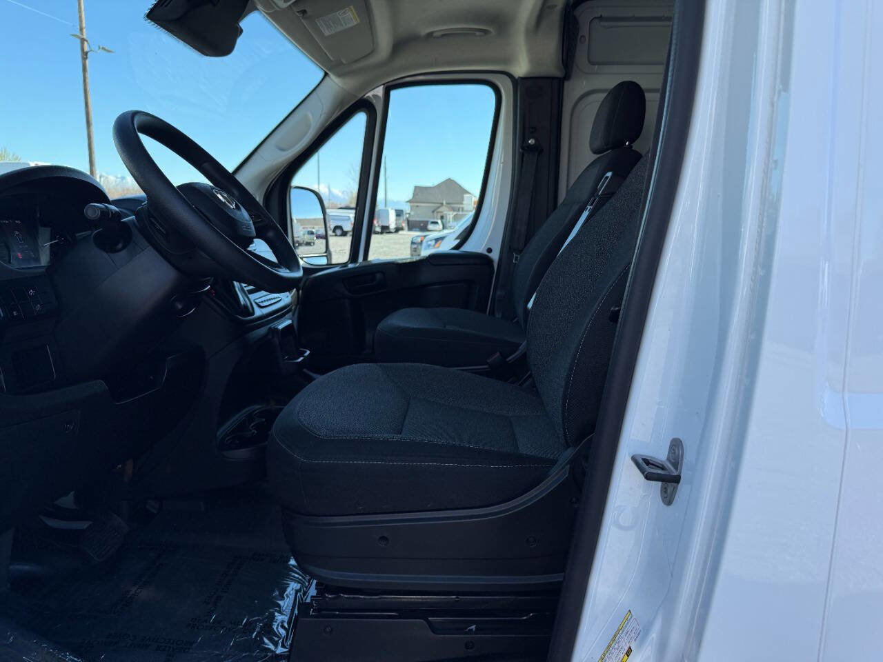 Used 2024 RAM ProMaster 2500 w/ Convenience Group image 14