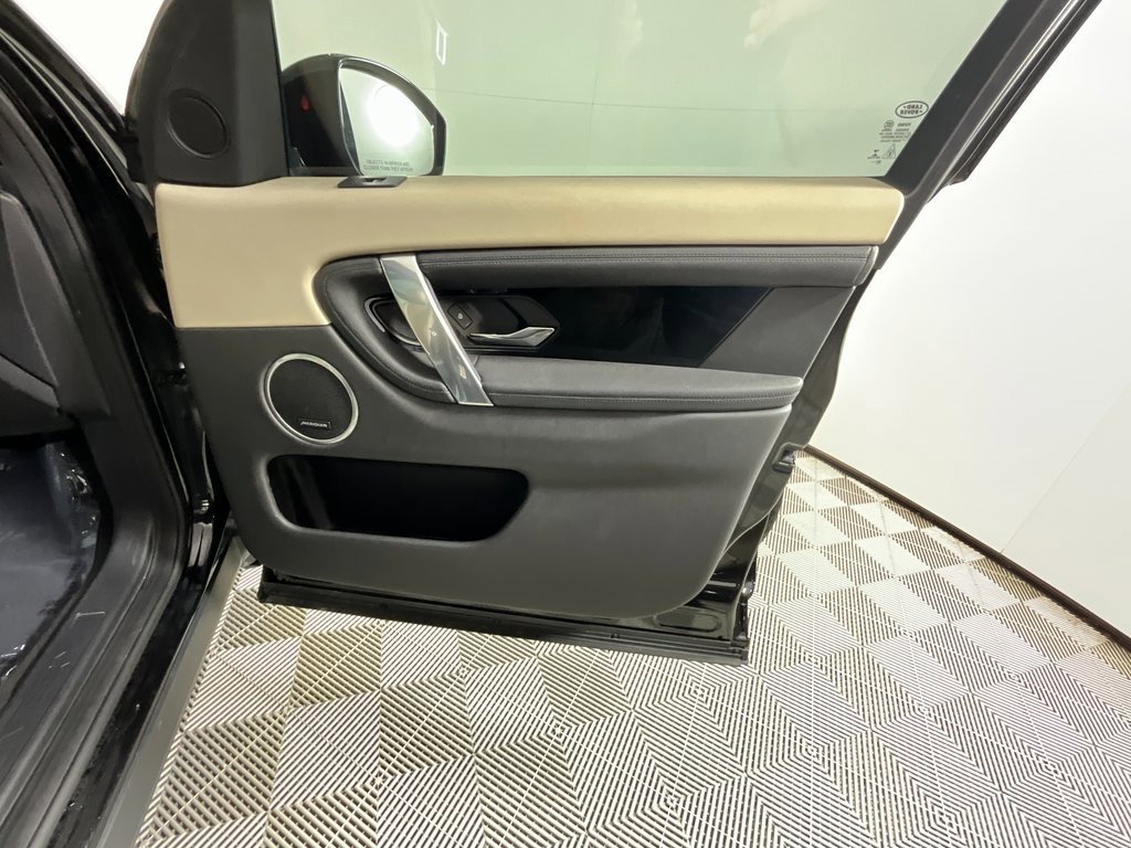 Used 2021 Land Rover Discovery Sport S image 22