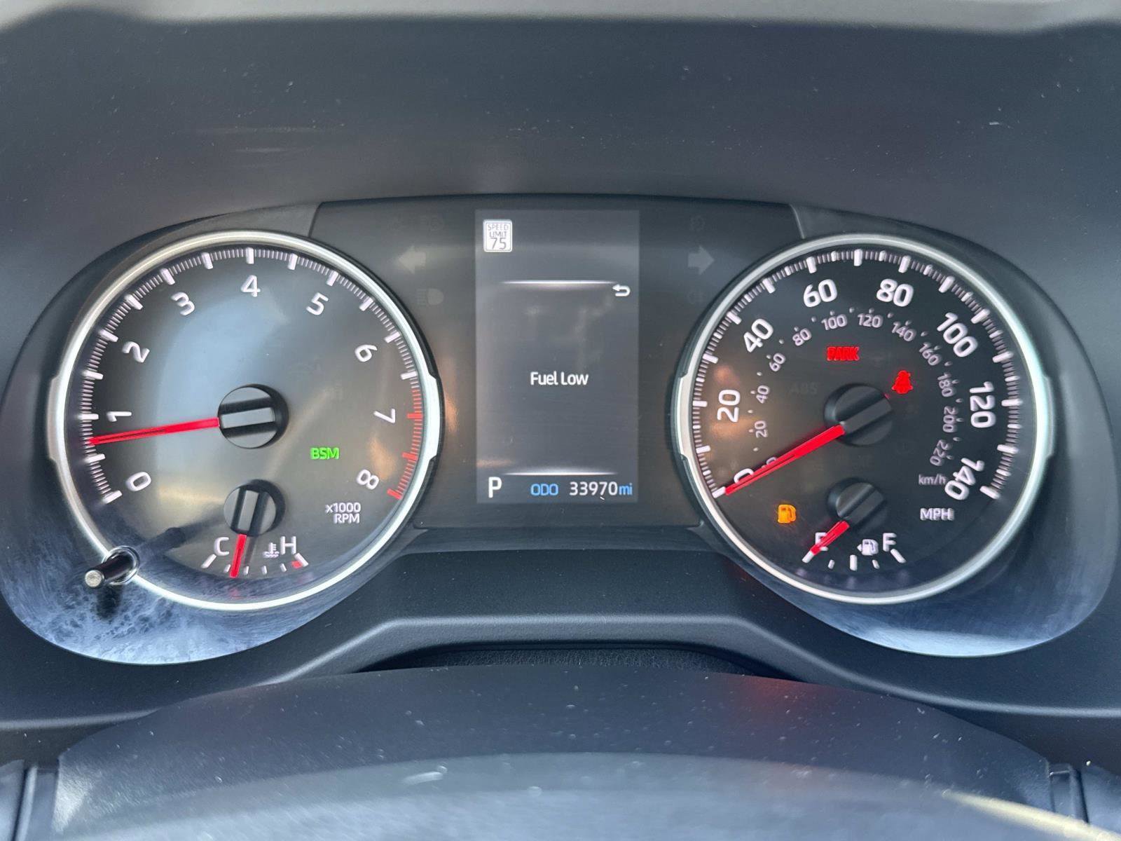 Used 2022 Toyota RAV4 XLE image 12