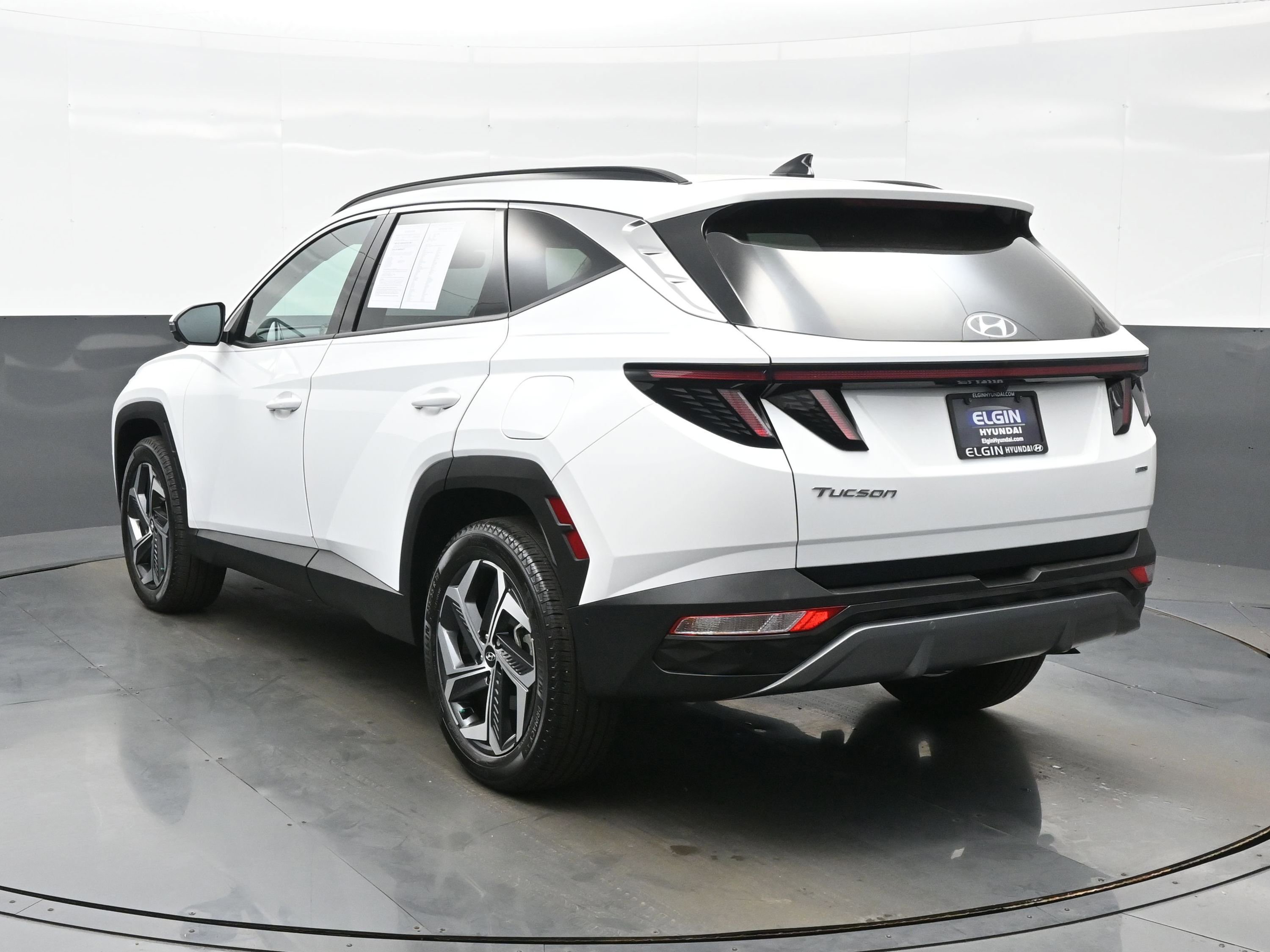Certified 2023 Hyundai Tucson Limited AWD/4WD image 4