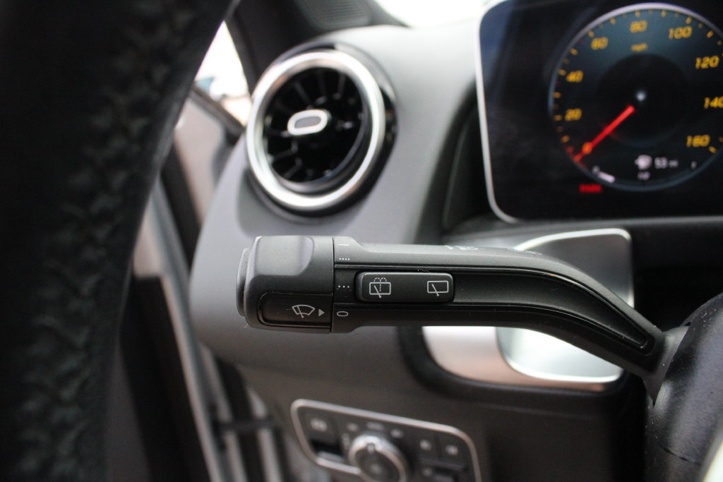 Used 2021 Mercedes-Benz GLB 250 image 12