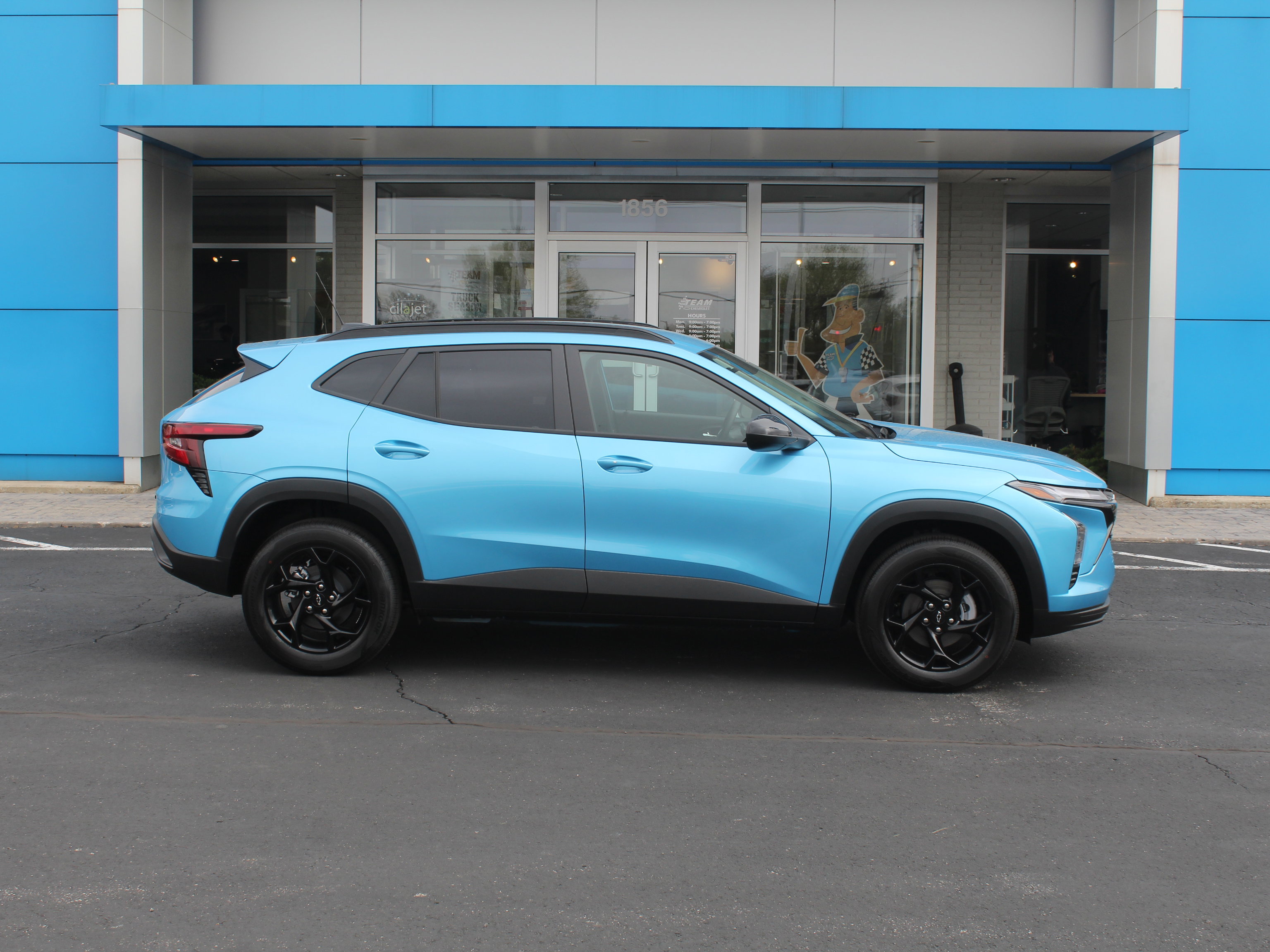 New 2026 Chevrolet Trax LT w/ Driver Confidence Package FWD image 3