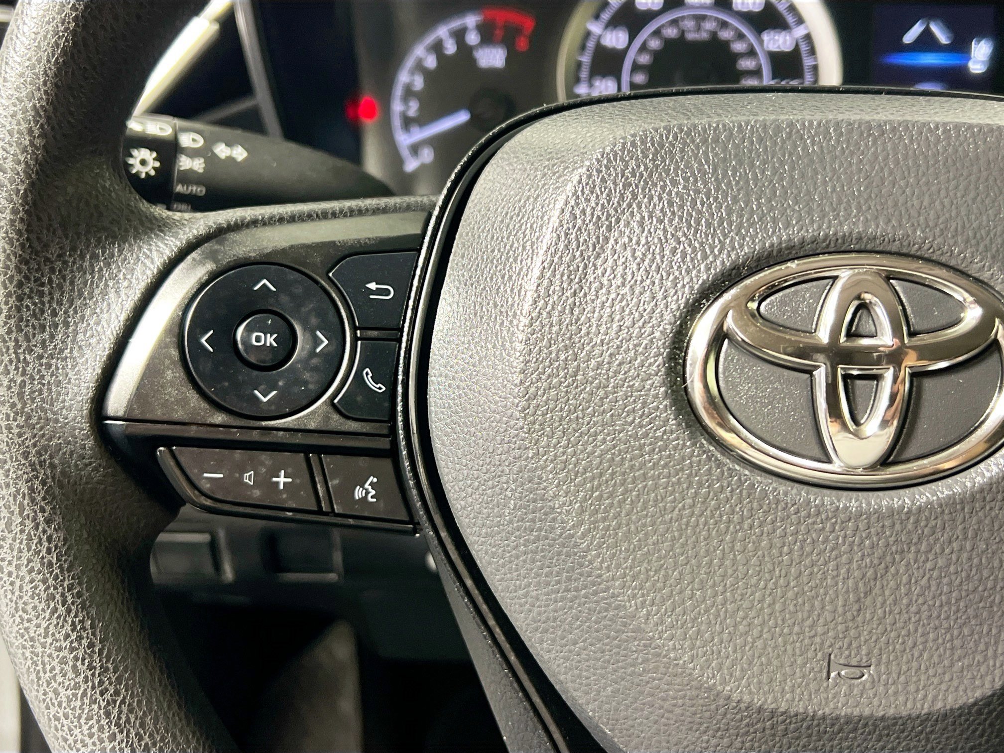 Used 2022 Toyota Corolla LE image 18