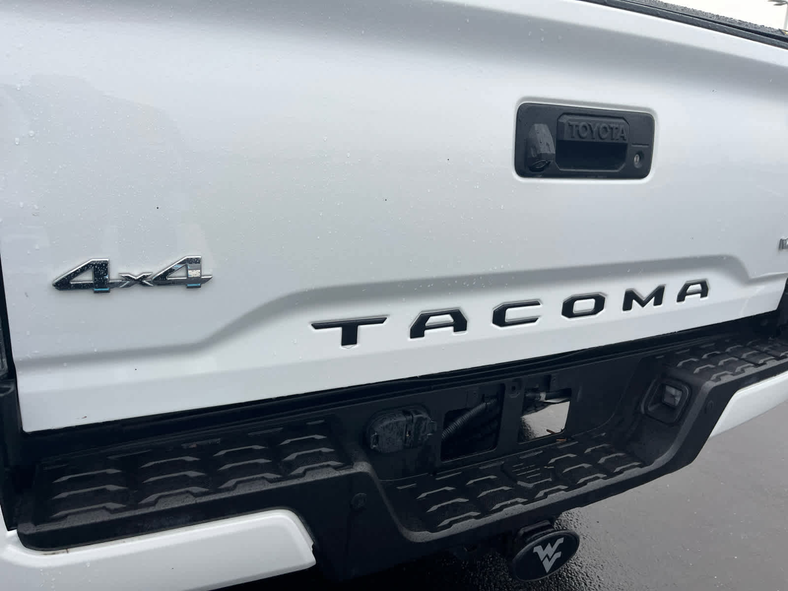 Used 2020 Toyota Tacoma Limited image 46