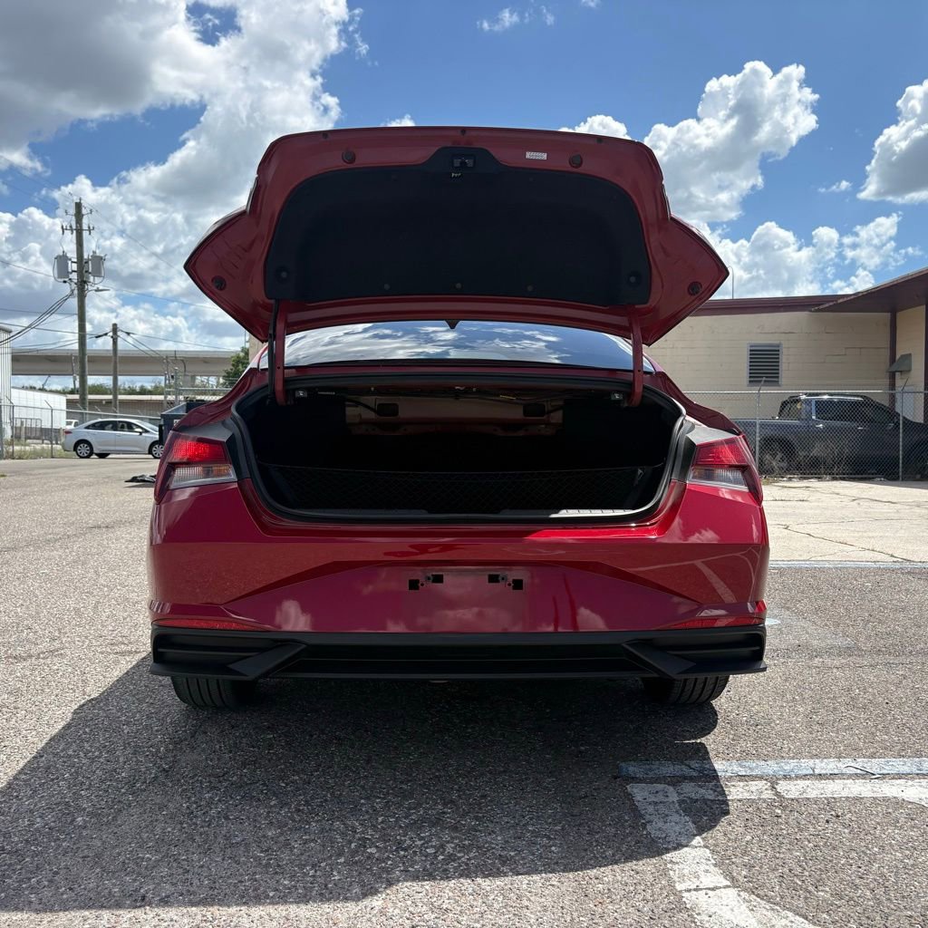 Used 2023 Hyundai Elantra SEL w/ Convenience Package image 13