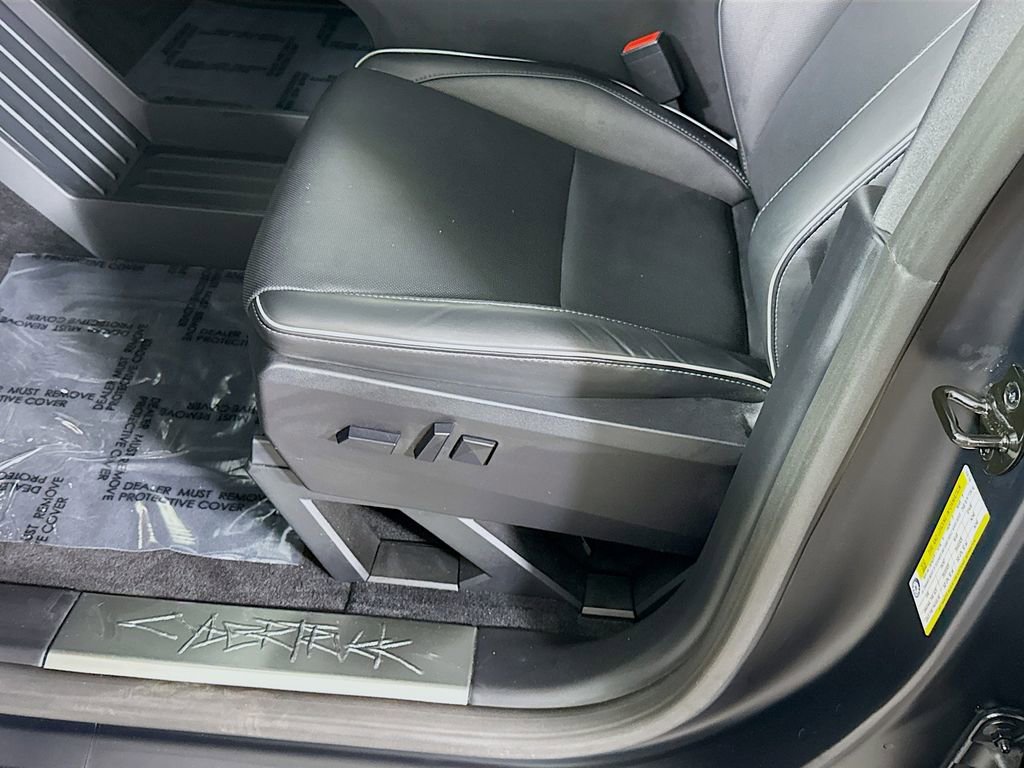 Used 2024 Tesla Cybertruck AWD Crew Cab image 22