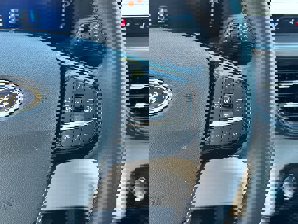 Used 2024 Ford Escape SE image 24