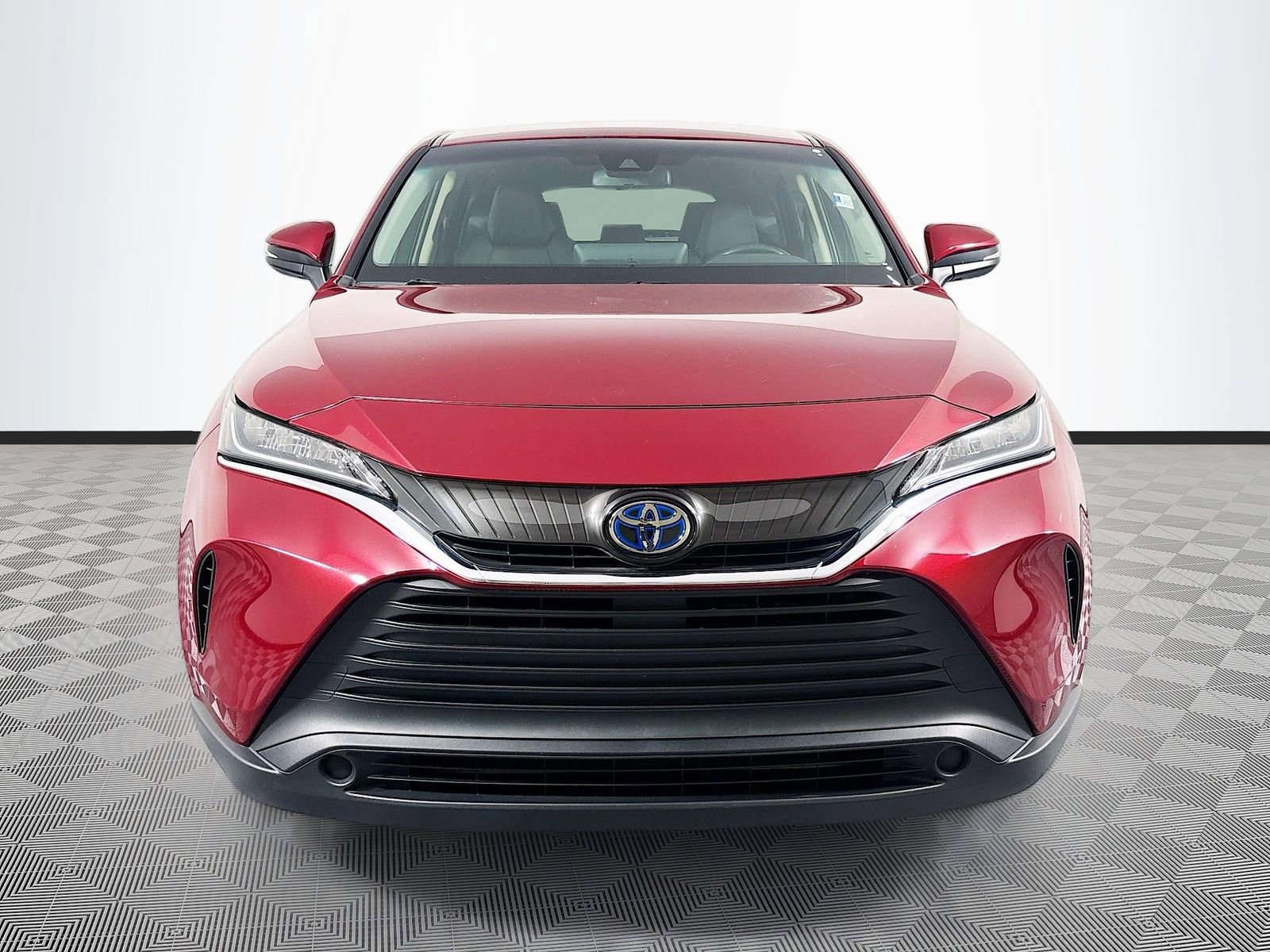 Used 2021 Toyota Venza LE AWD/4WD image 2