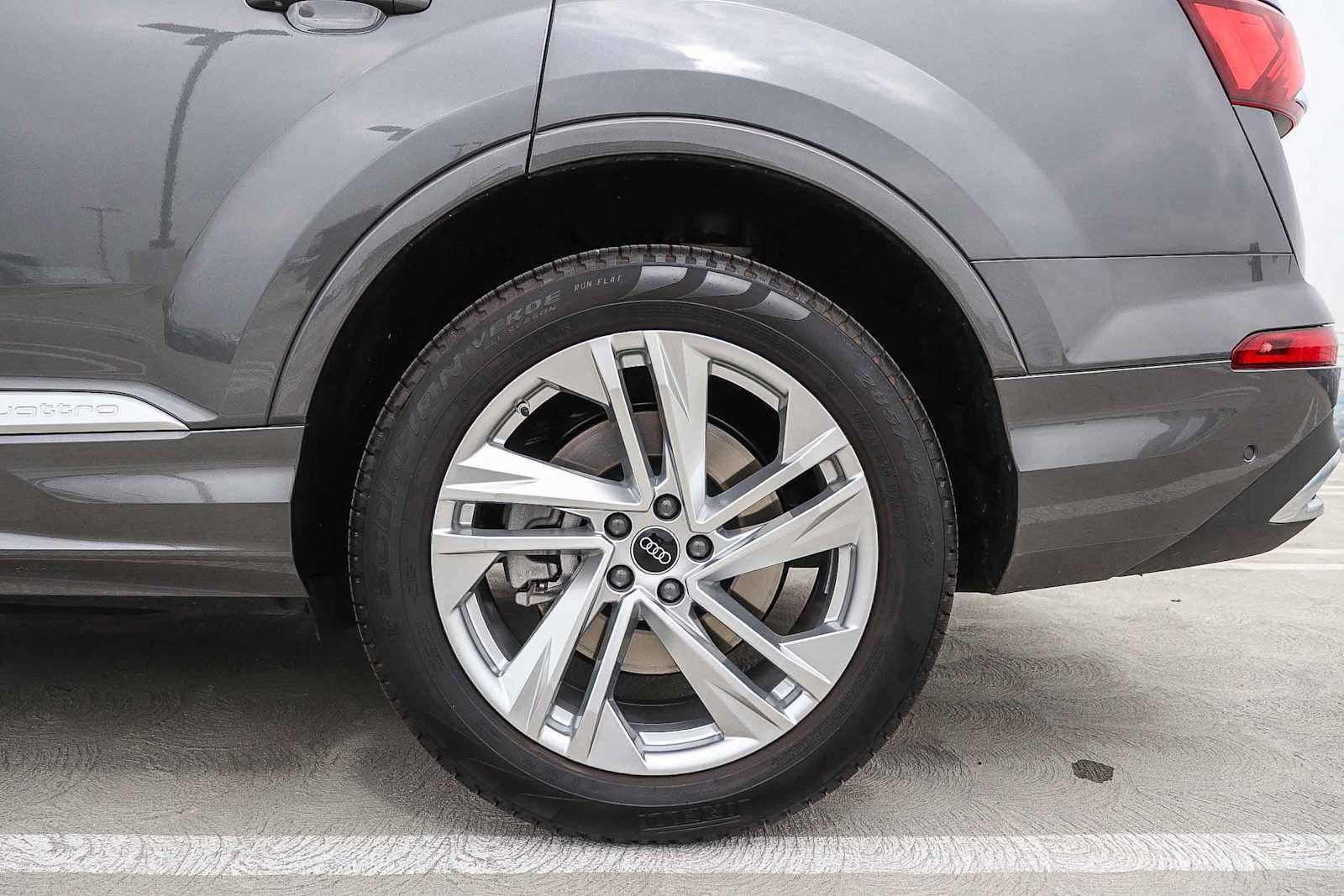 Used 2023 Audi Q7 2.0T Premium w/ Convenience Package AWD/4WD image 13