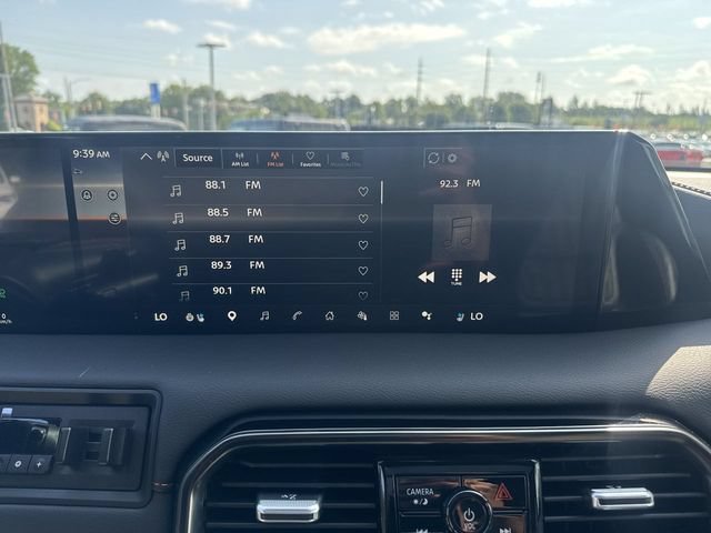 Used 2025 Nissan Armada PRO-4X w/ Pro-4X Premium Package AWD/4WD image 17