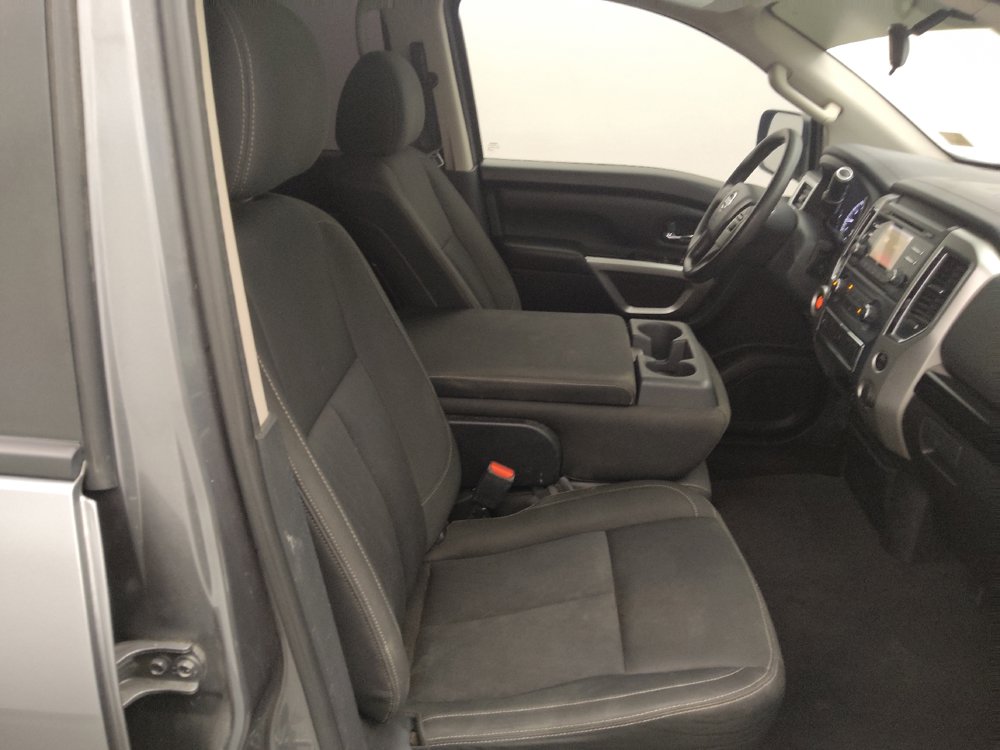 Used 2017 Nissan Titan SV RWD image 21