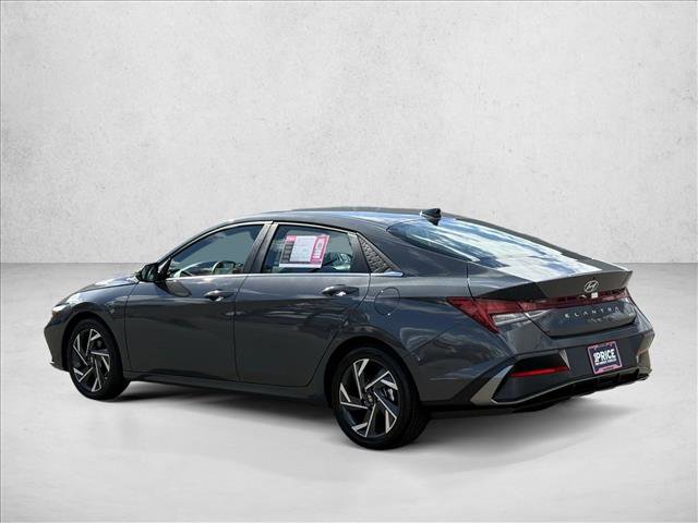 Certified 2025 Hyundai Elantra Limited image 7