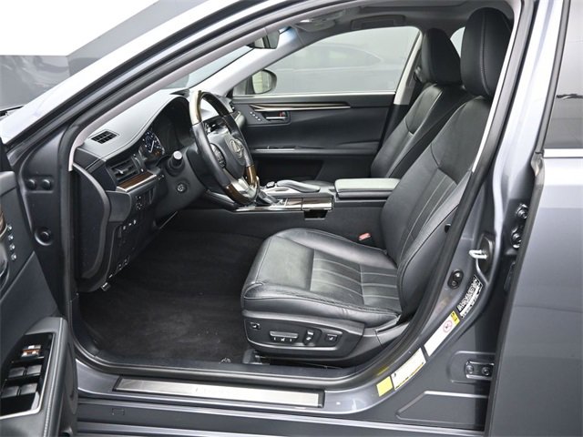 Used 2016 Lexus ES 300h image 24