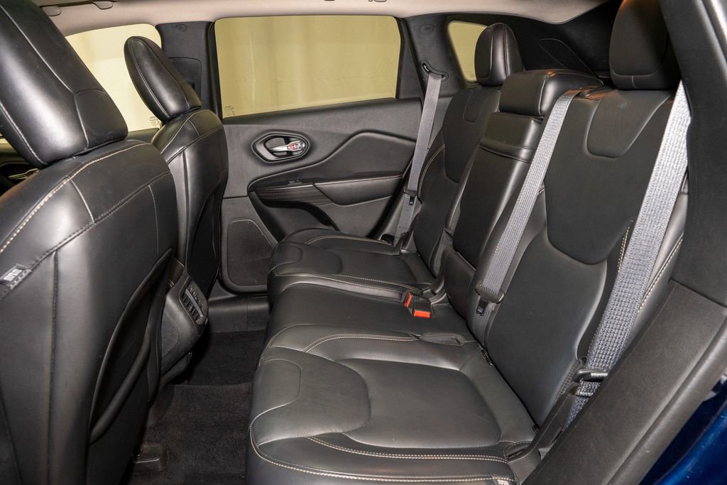 Used 2016 Jeep Cherokee Limited image 7