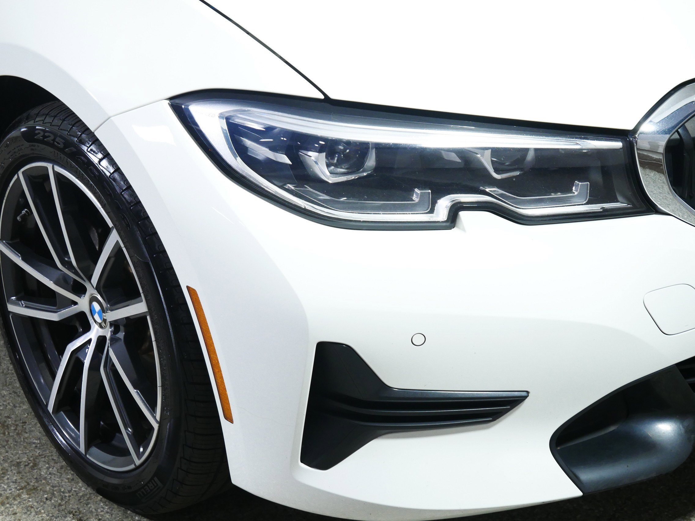 Used 2021 BMW 330e xDrive w/ Convenience Package image 16