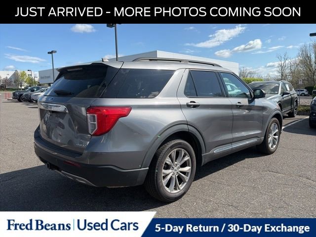 Used 2021 Ford Explorer XLT w/ Equipment Group 202A image 8