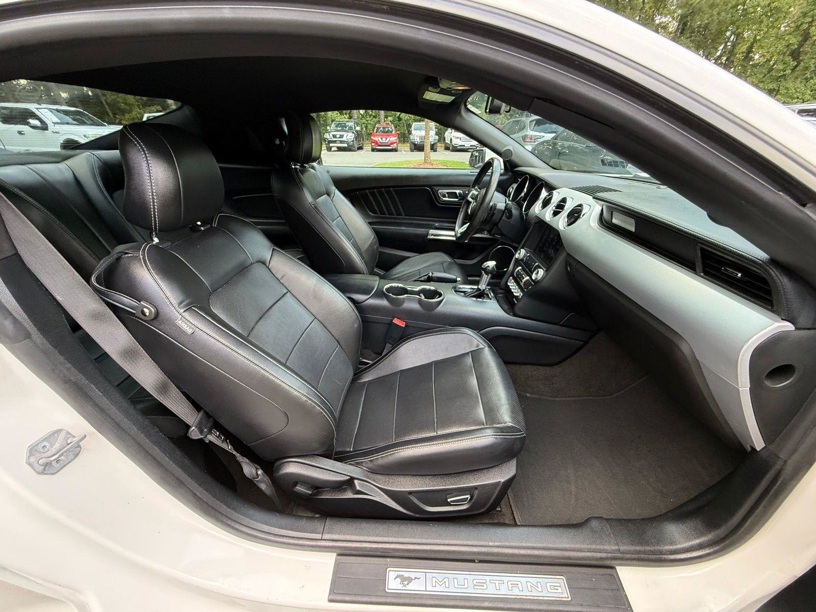 Used 2017 Ford Mustang GT Premium RWD image 21