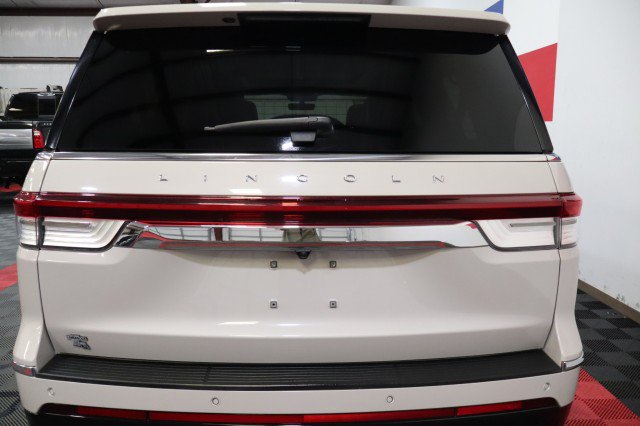 Used 2022 Lincoln Navigator L Reserve RWD image 13