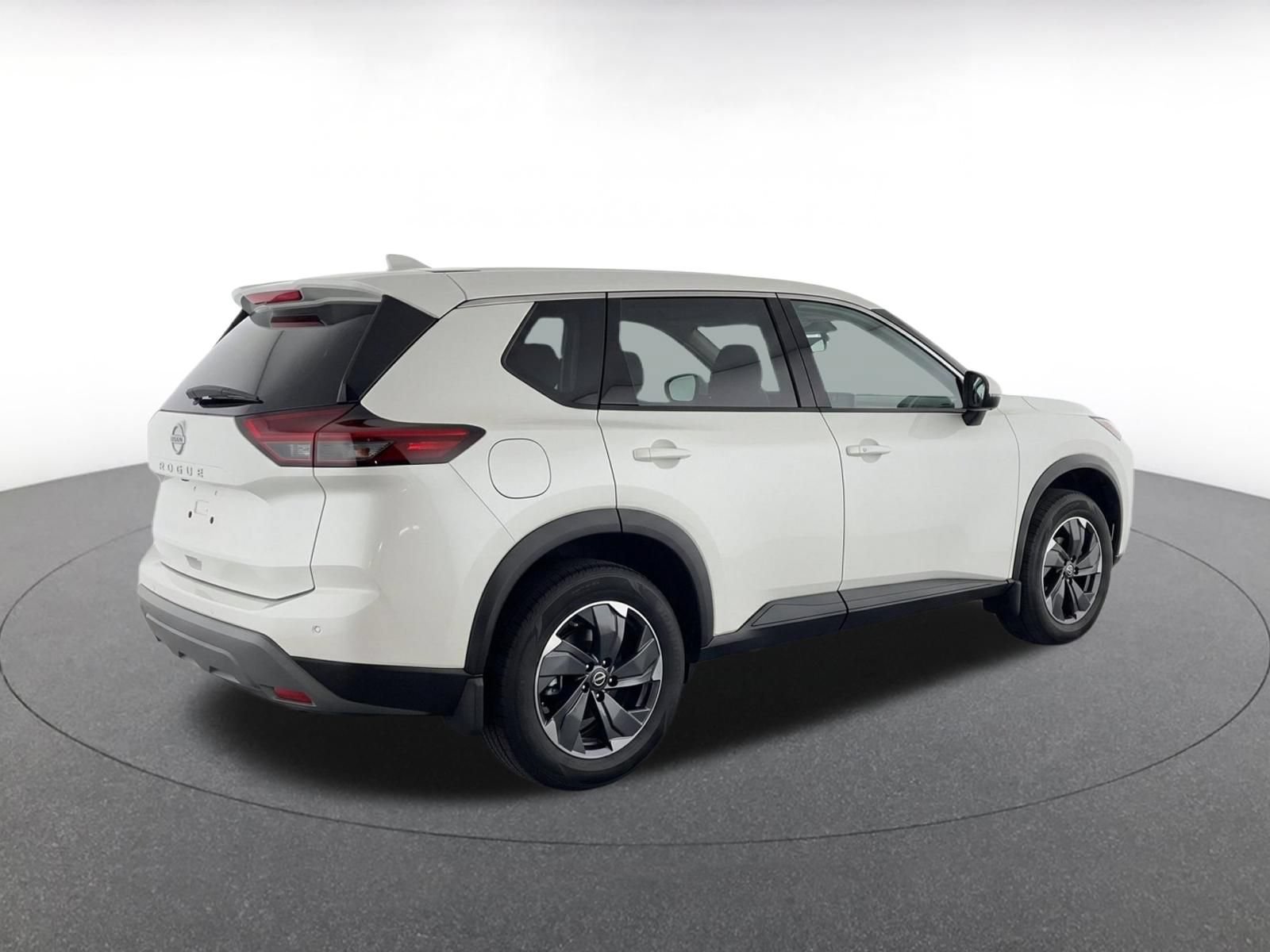 Used 2026 Nissan Rogue SV AWD/4WD image 7