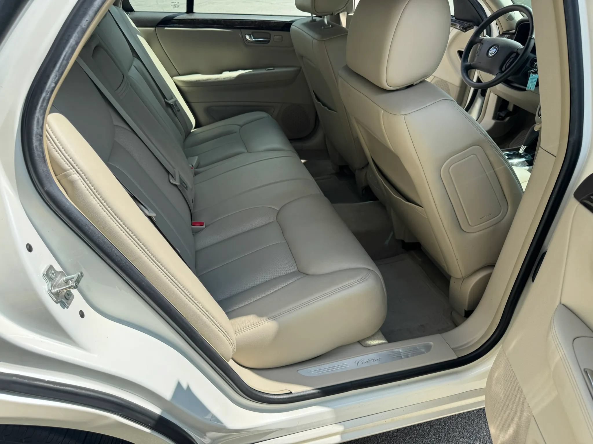 Used 2008 Cadillac DTS FWD image 21