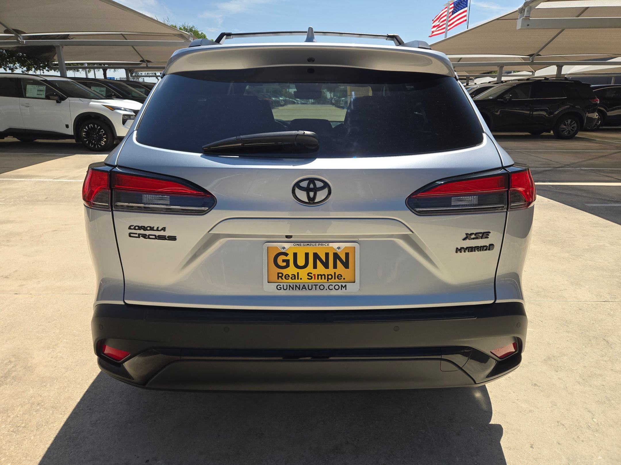 Used 2024 Toyota Corolla Cross AWD Hybrid w/ Convenience Package image 4