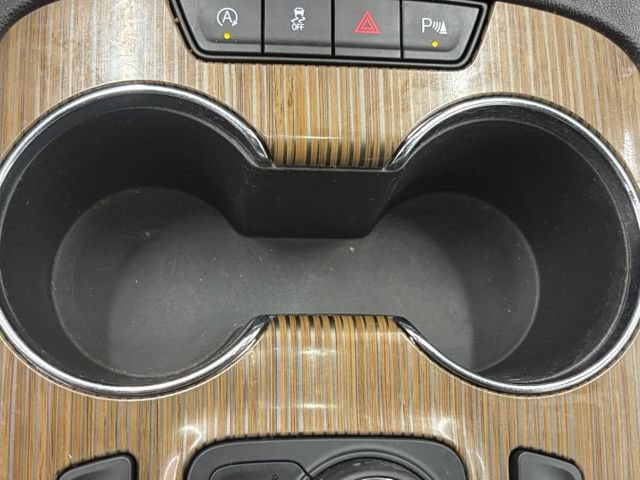 Used 2021 GMC Acadia SLE w/ Driver Convenience Package FWD image 37