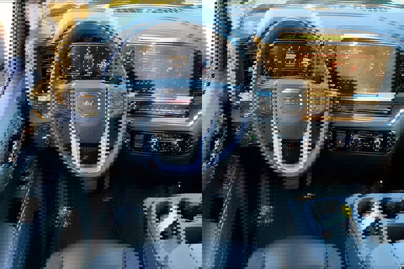 Used 2025 GMC Sierra 1500 SLT image 5