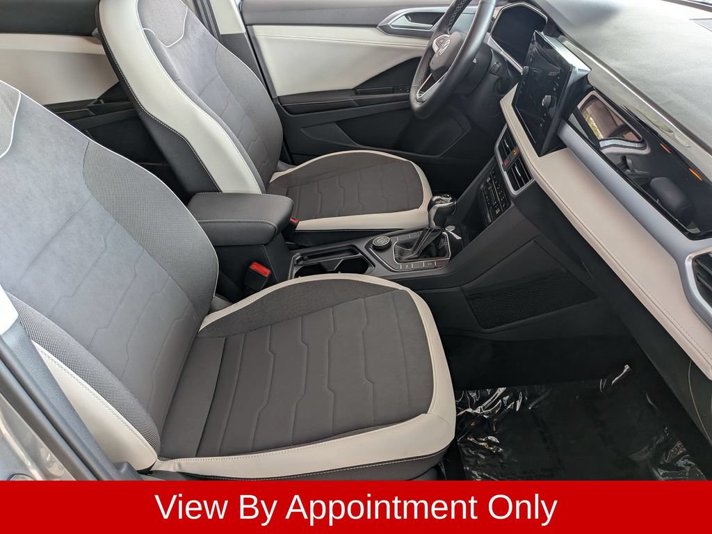 Used 2025 Volkswagen Taos SE AWD/4WD image 30