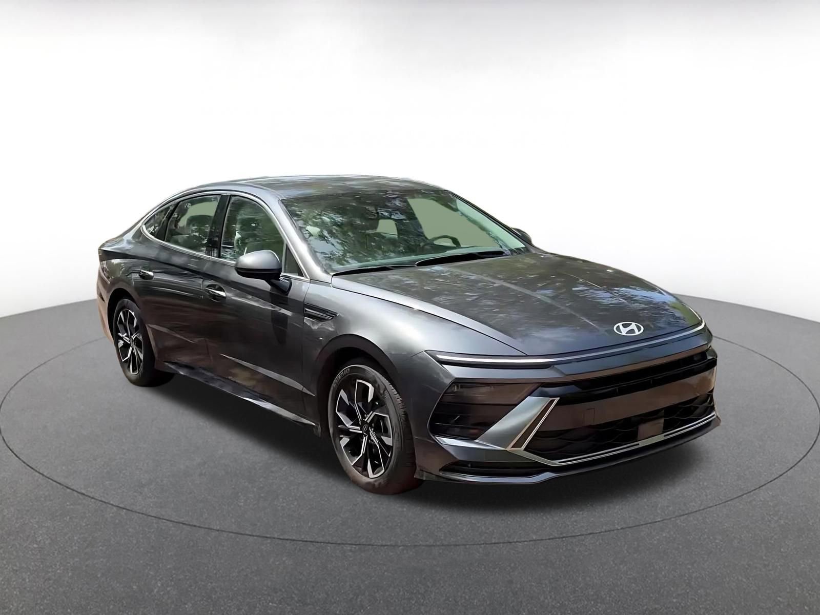 Used 2025 Hyundai Sonata SEL FWD image 3