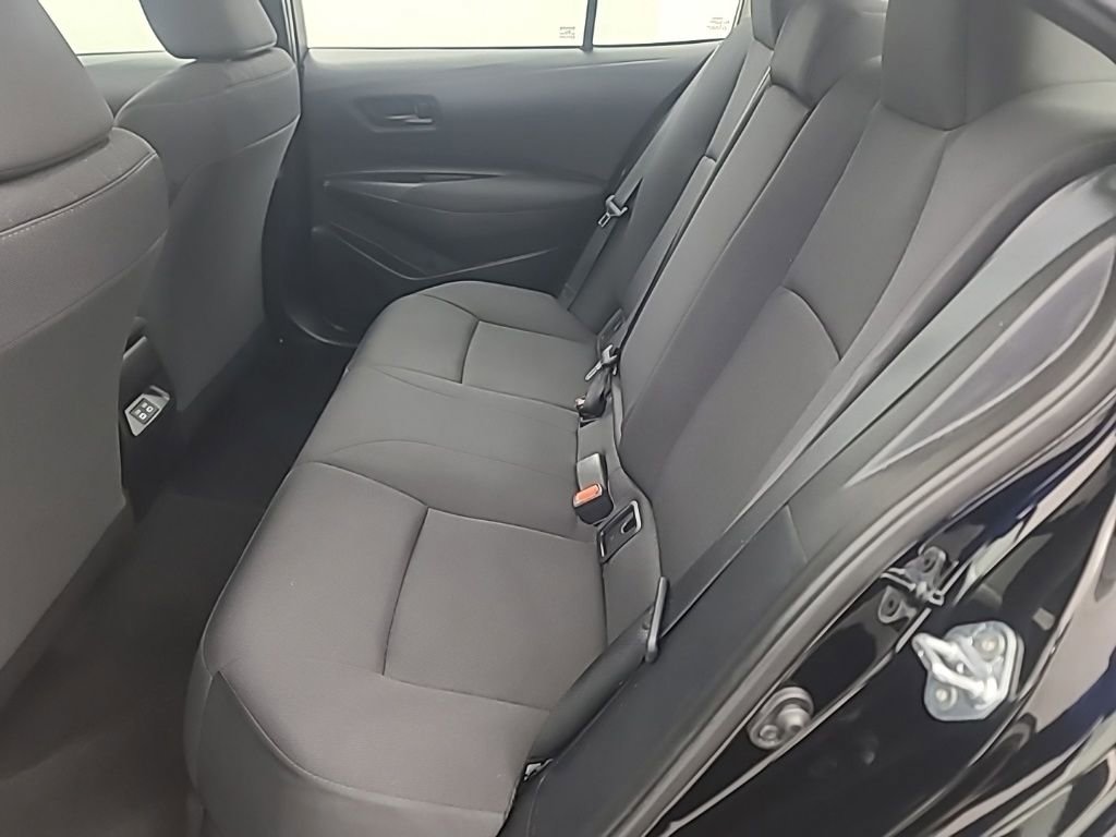 Used 2025 Toyota Corolla LE image 21