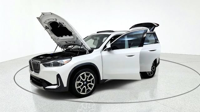Used 2025 BMW X1 xDrive28i AWD/4WD image 14