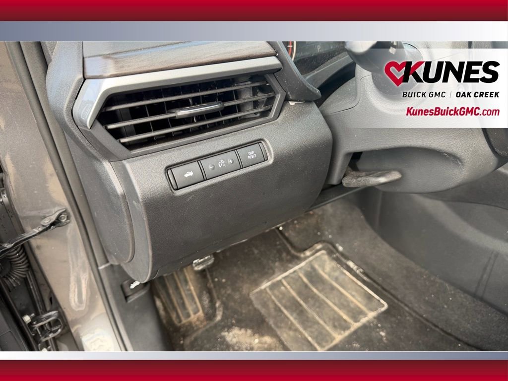 Used 2025 Nissan Altima 2.5 SV FWD image 12