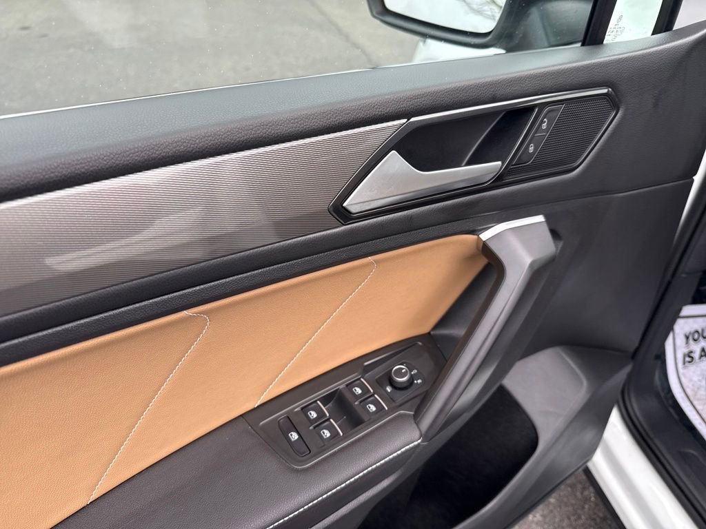 Used 2022 Volkswagen Tiguan SE image 16