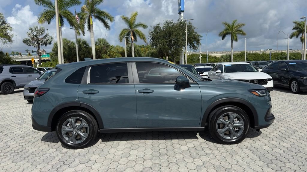 Used 2027 Honda HR-V LX image 12